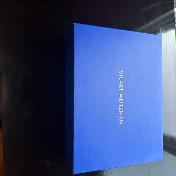 Stuart Weitzman - Picture 2 of 8
